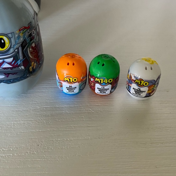 Mighty Beanz Series Gray Robot Capsule lot of 4 Astronaut juggler disguise - Picture 2 of 5